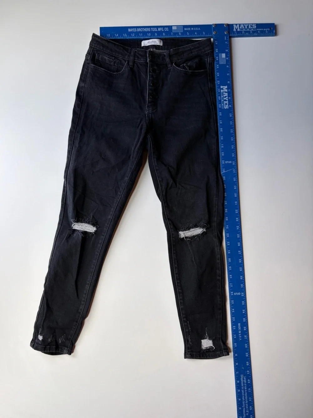 Women's Black Distressed Skinny Jeans